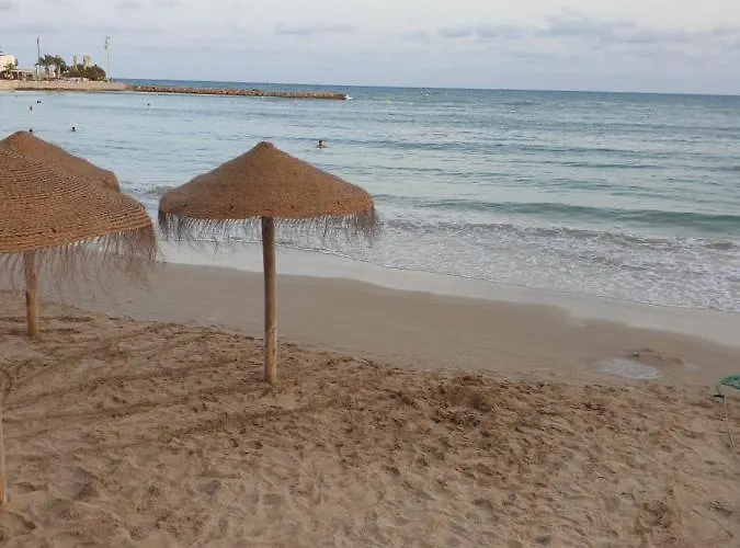 Mit Pool,450 M Zur Apartman *