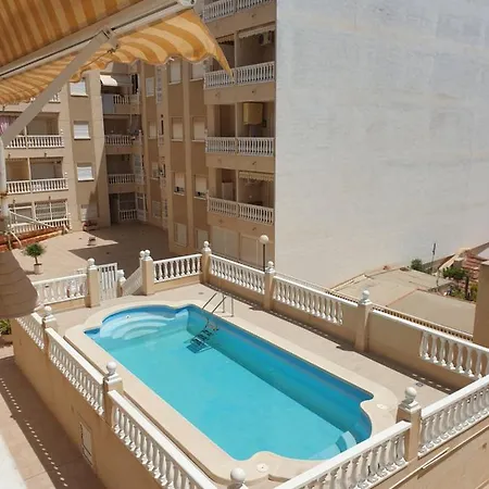Mit Pool,450 M Zur Lägenhet *