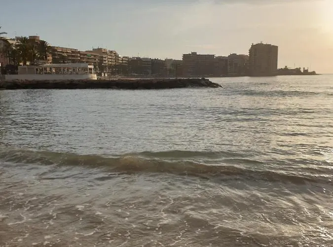 Apartment Mit Pool,450 M Zur