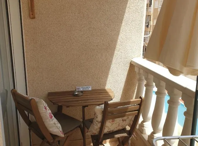 Mit Pool,450 M Zur Torrevieja